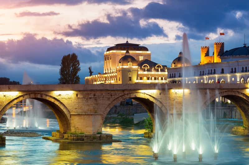 https://cdn.getyourguide.com/image/format%3Dauto%2Cfit%3Dcrop%2Cgravity%3Dcenter%2Cquality%3D60%2Cwidth%3D400%2Cheight%3D265%2Cdpr%3D2/tour_img/6239803dabed7.jpeg