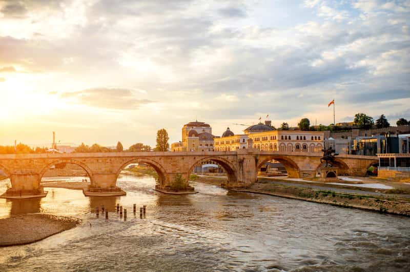 https://cdn.getyourguide.com/image/format%3Dauto%2Cfit%3Dcrop%2Cgravity%3Dcenter%2Cquality%3D60%2Cwidth%3D400%2Cheight%3D265%2Cdpr%3D2/tour_img/d64b2b0c3d56a9851ca9b02884d52f4d6efc024b131038faa9a22c530f6631b8.jpg