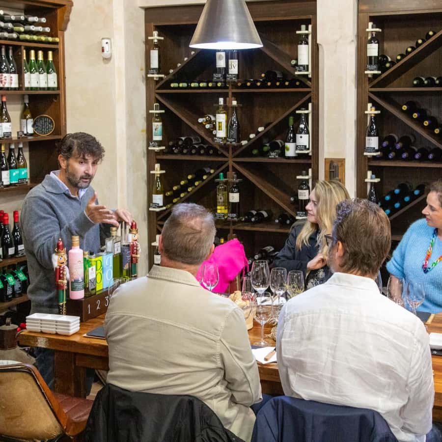 Marbella: Wine, Cava, Abanico and Espadrilles Tour