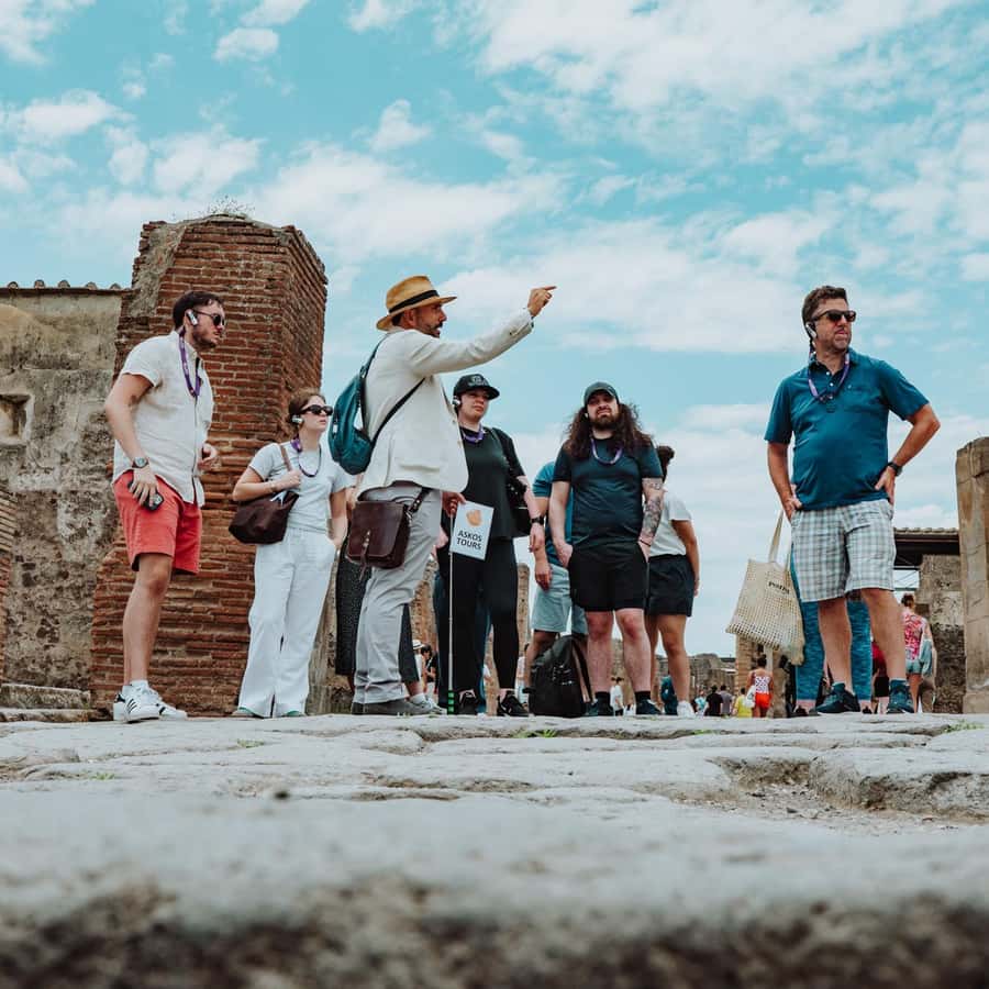 Archaeologist-led Pompeii tour