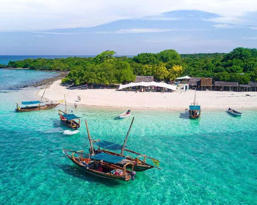 https://cdn.getyourguide.com/image/format%3Dauto%2Cfit%3Dcrop%2Cgravity%3Dcenter%2Cquality%3D60%2Cwidth%3D450%2Cheight%3D450%2Cdpr%3D2/tour_img/d1308ab88256289859fbf7f188a587a385ef5a4164903599508d01e160c009e4.jpg