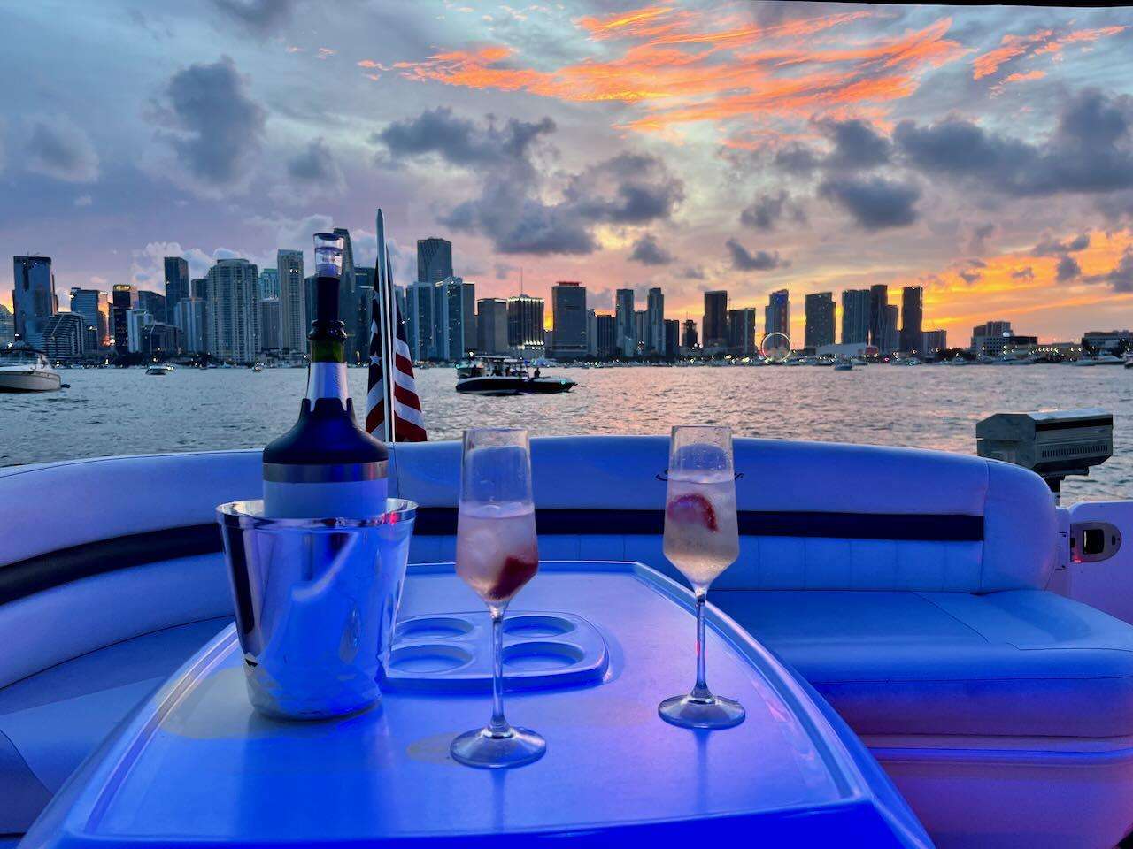 Private yacht cruise on Biscayne Bay