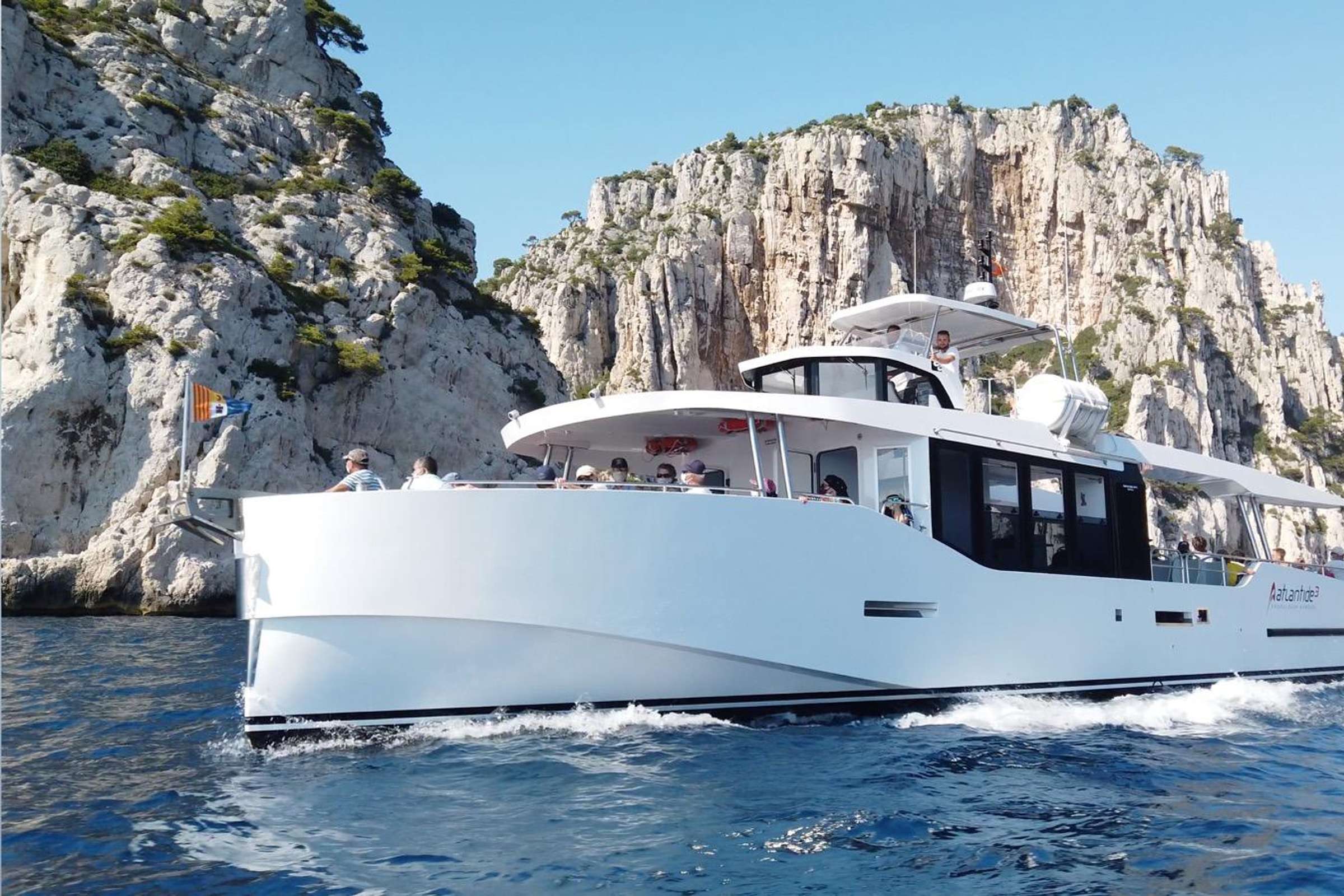 Depuis Bandol : Visite des 13 calanques de Cassis & Marseille (3h15 en mer)