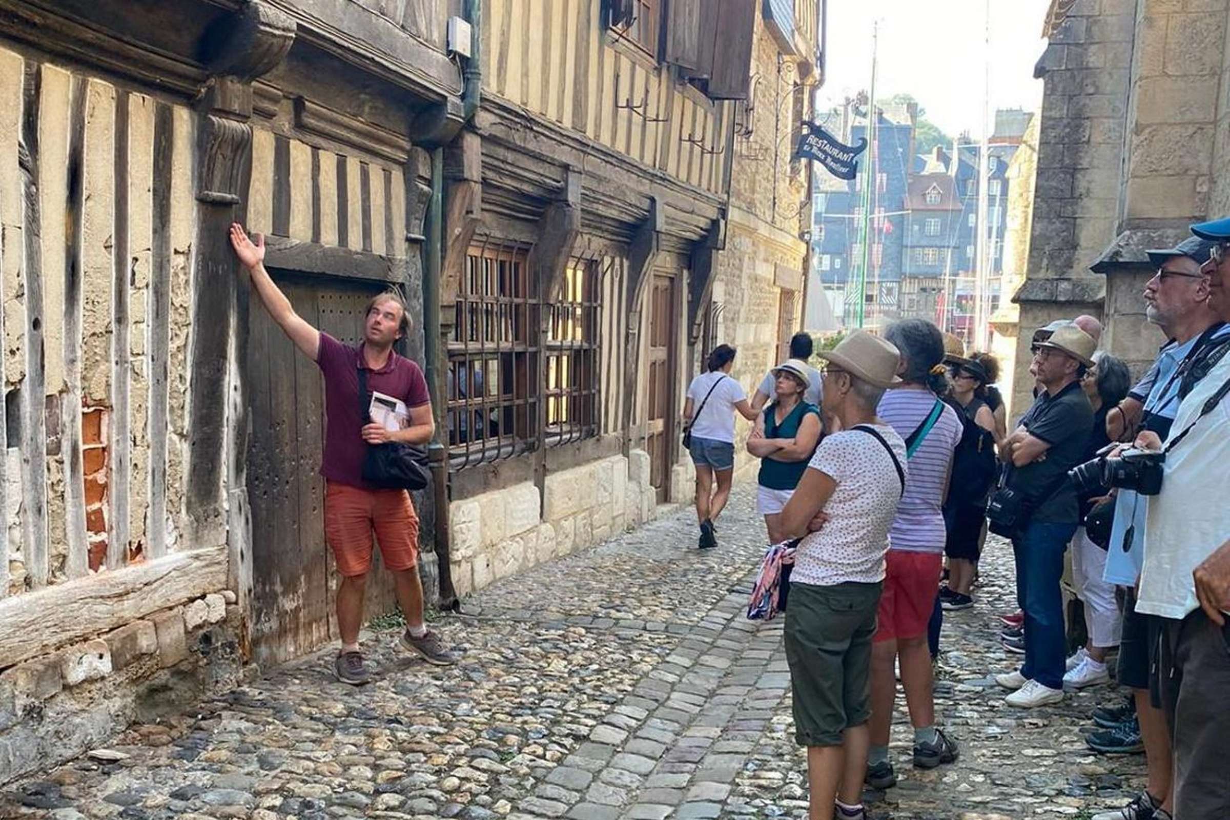 Visite guidée à pied d'Honfleur avec un local, en français