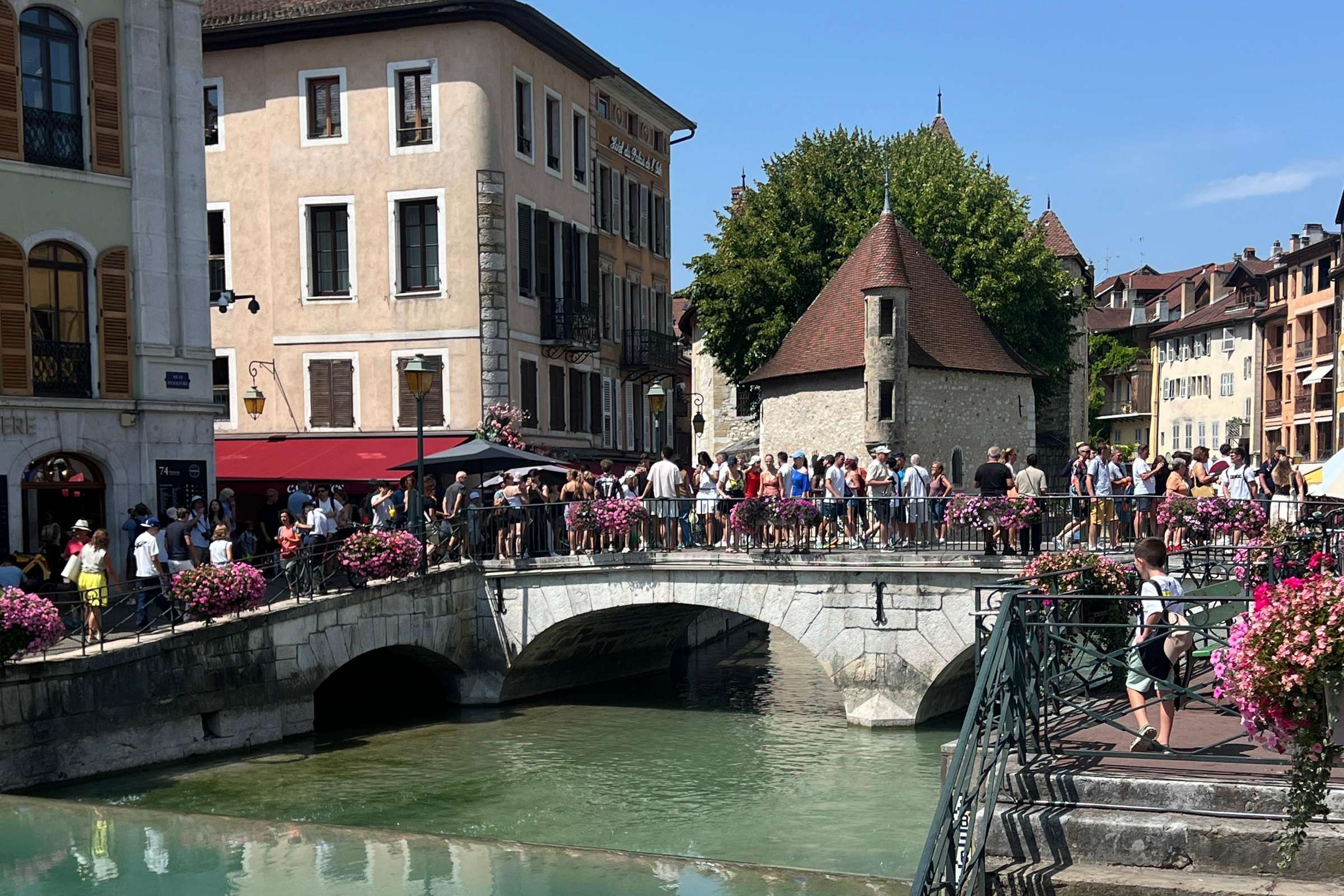 Annecy: visite à pied de la vieille ville, des canaux et du lac avec un guide de la région