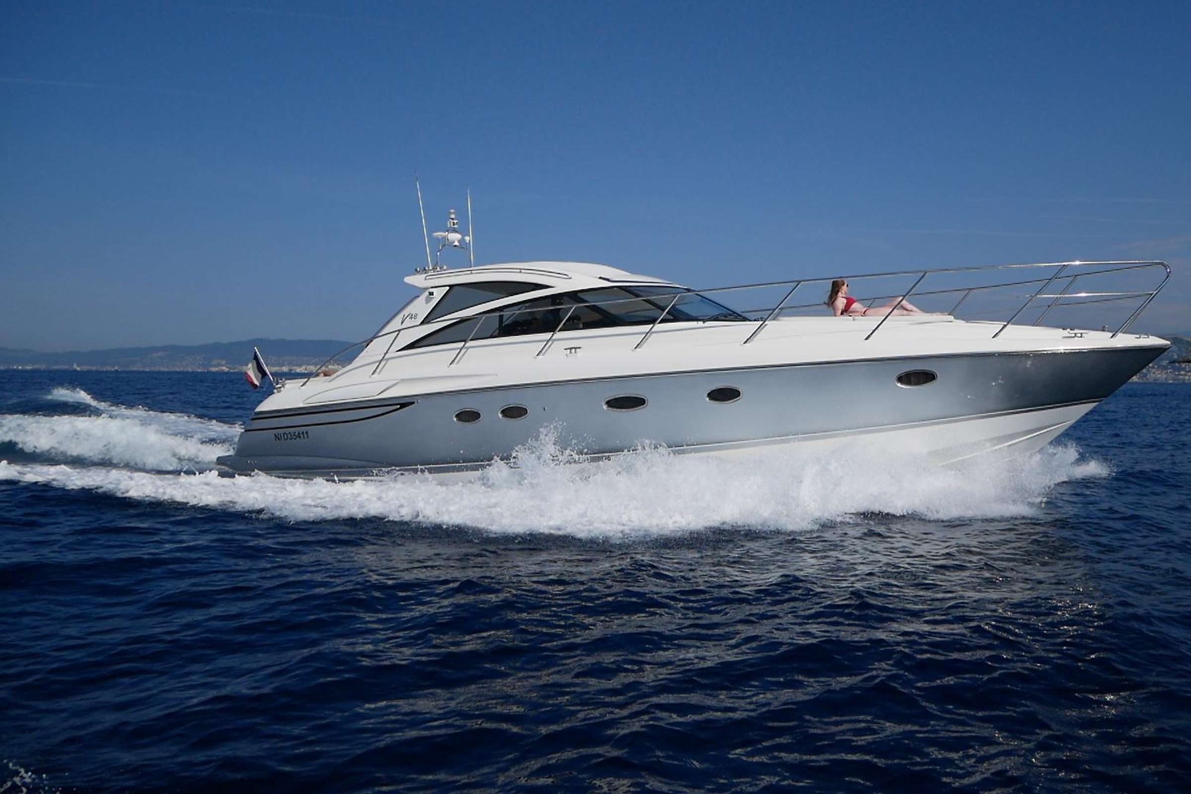 Antibes : sortie privée en yacht avec skipper