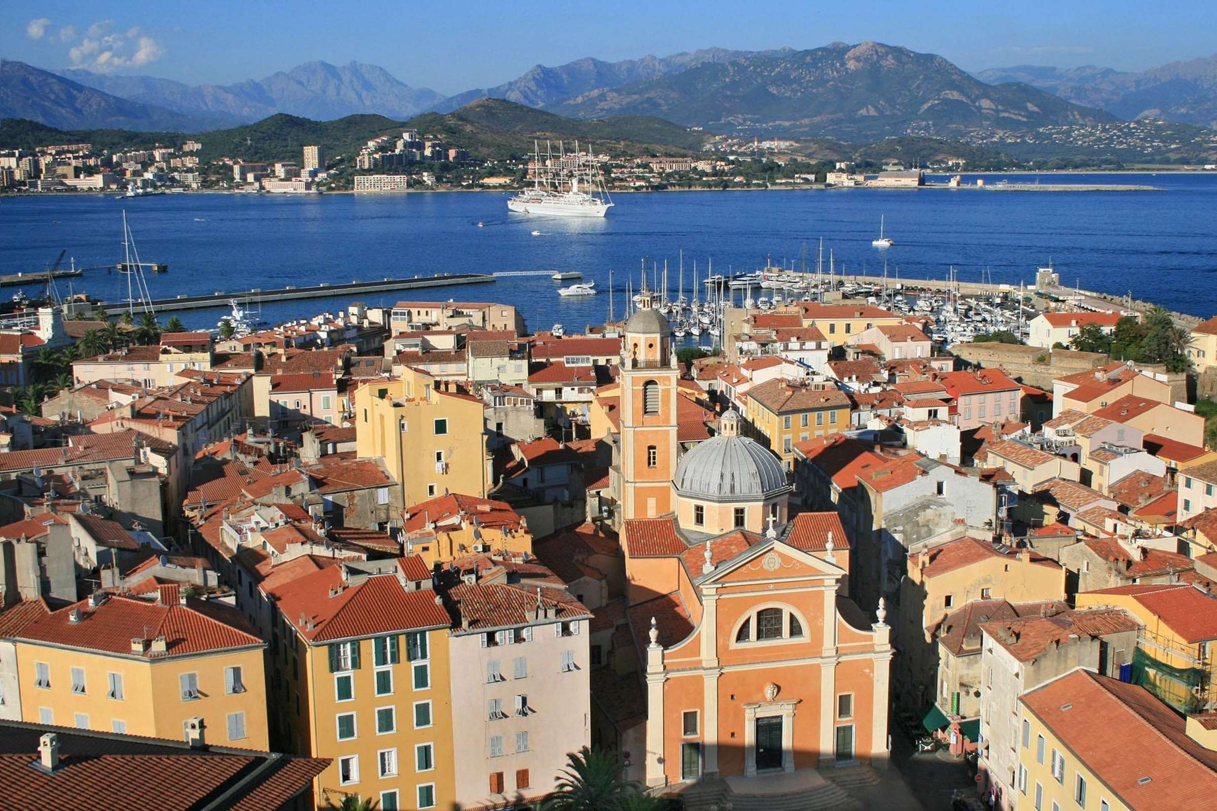 Ajaccio Corse: Découvrez la ville lors d’un rallye immersif rempli de défis
