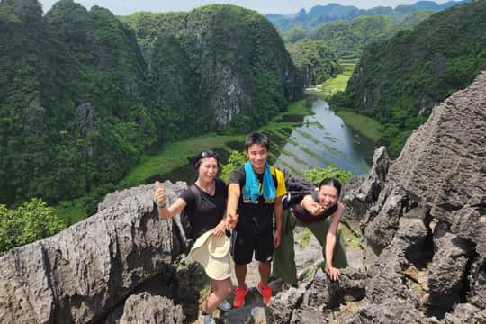 Featured tour with 13 reviews: Ha Noi: Ninh Binh, Bai Dinh/Hoa Lu, Trang An, Mua Cave Tour