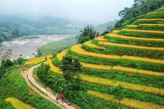 Sapa: 2-Day Local Guided Valley Trek with Night Homestay