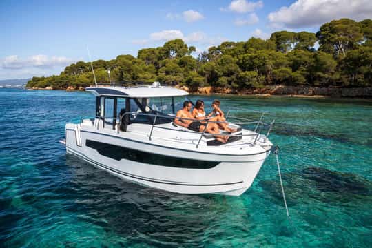 Premium Yacht Nusa Penida Manta Snorkeling & Land Tour — photo 10