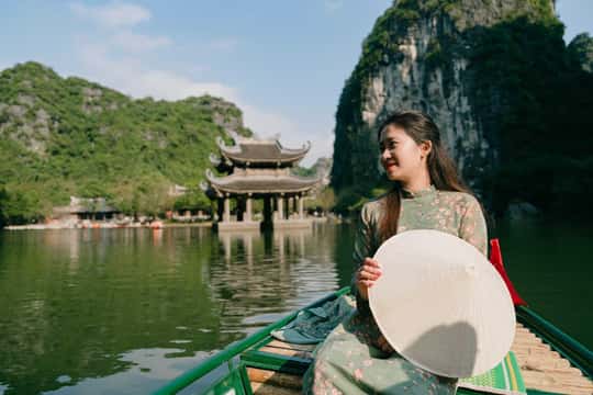 Duration range for Mua Cave in Vietnam from 8 hours to 12 hours Duration range for Mua Cave in Vietnam from 8 hours to 12 hours