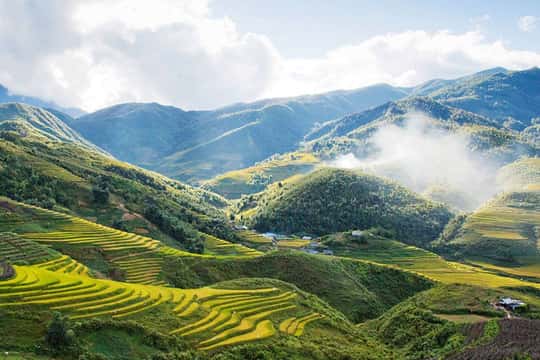 2-Day Overnight Sapa Tour by Limousine