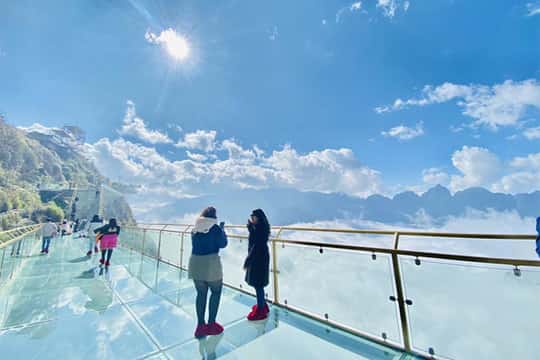 Featured tour with 19 reviews: Sa Pa Private Tour: Glass Bridge, Cat Cat, Moana, Best View
