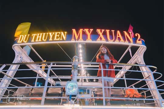 Scenic Han River Night Cruise On My Xuan Cruise.
