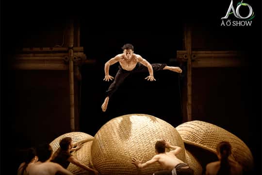 Must-see cultural show in HCMC: À Ố Show Bamboo Circus