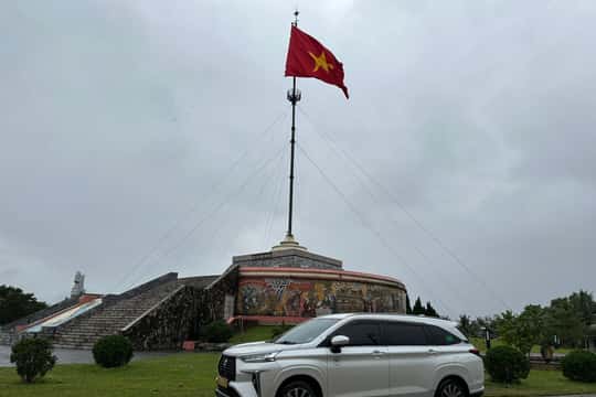 Private Transfer to Dong Hoi with Sightseeing Stops