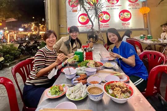 Featured tour with 45 reviews: Night Street Food Tour by Cyclo with a Local Guide