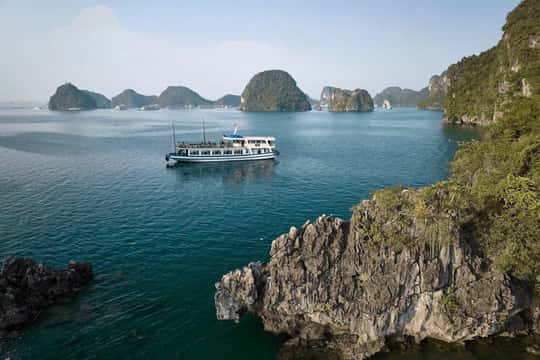 Halong Bay: Full-Day 4-Star Experience with Kayaking by Getyourguide from 40 USD