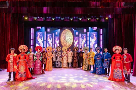 Featured tour with 10 reviews: Da Nang “The Ao Dai” Show: Timeless Vietnamese Elegance