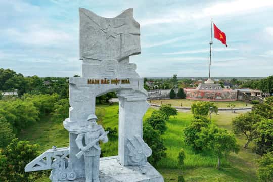 Phong Nha/Dong Hoi: DMZ Quang Tri, Vinh Moc Tunnels, Hue