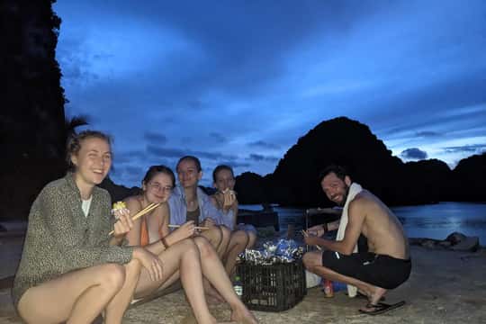 Average tour price for Lan Ha Bay in Vietnam around 147 USD Average tour price for Lan Ha Bay in Vietnam around 147 USD