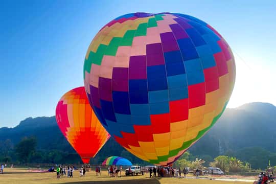 Hot Air Balloon in VangVieng pick up-drop off