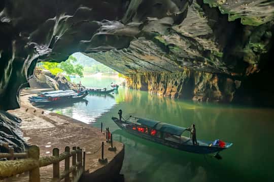 Explore Paradise Cave & Phong Nha Cave in 1 Day