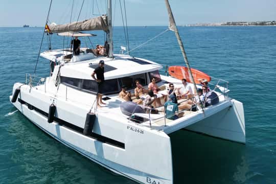 Puerto Banus Private Luxury Yacht Charter T975629 — photo 10