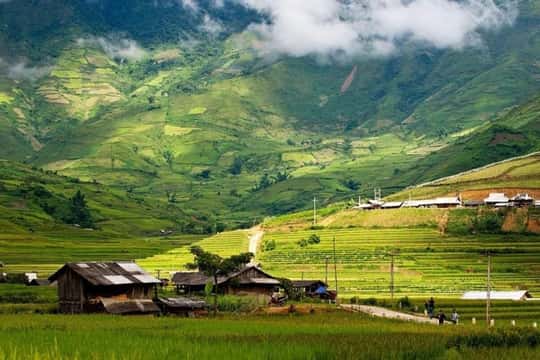 Sapa: Silver Waterfall and Love Waterfall Day Trip