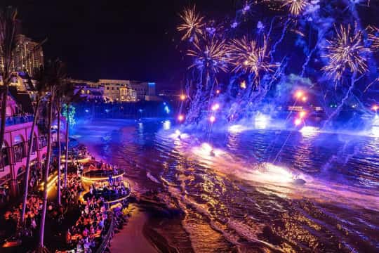 Romantic Dinner with Symphony & Kiss of the Sea Fireworks