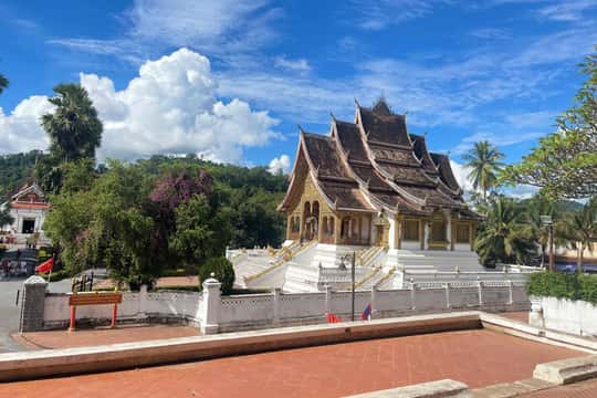 Featured tour with 4 reviews: Classic tour in Luang Prabang