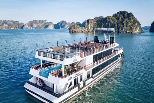 Featured tour with 59 reviews: Hanoi: Ha Long Bay Day Trip – 5-Star Cruise, Buffet, Kayak