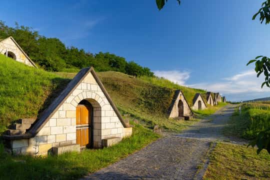 Tokaji borkóstoló Aszúval egy UNESCO-világörökségi pincében