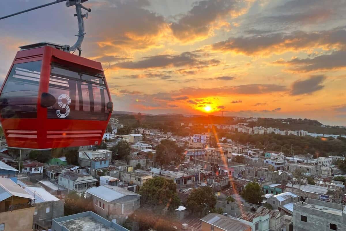 Santiago City Heights Tour mit Seilbahn