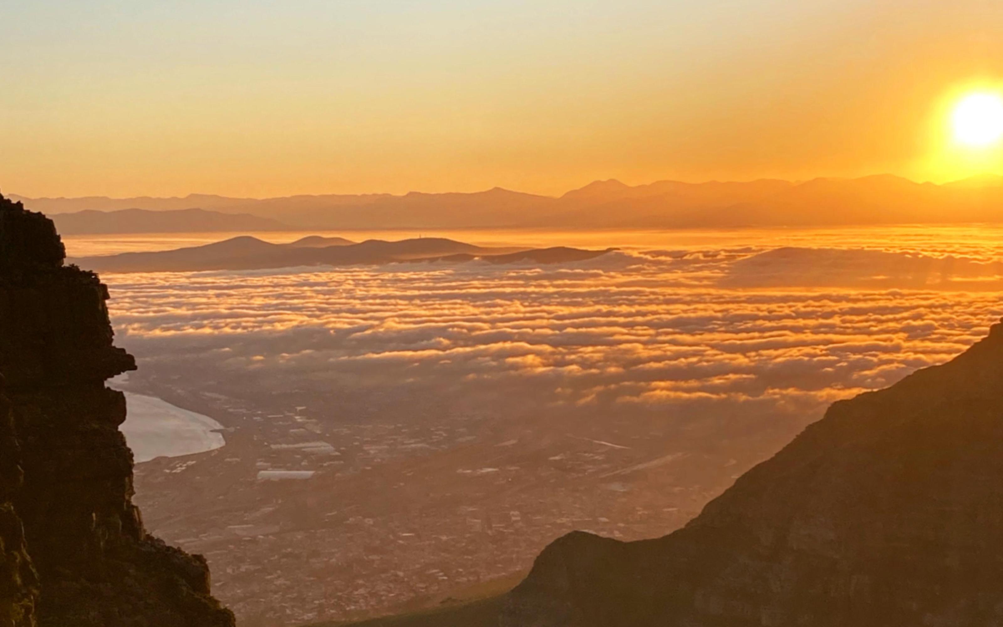 Cape Town: Table Mountain Guided Hike via Platteklip Gorge - 2026 (Verified Reviews)