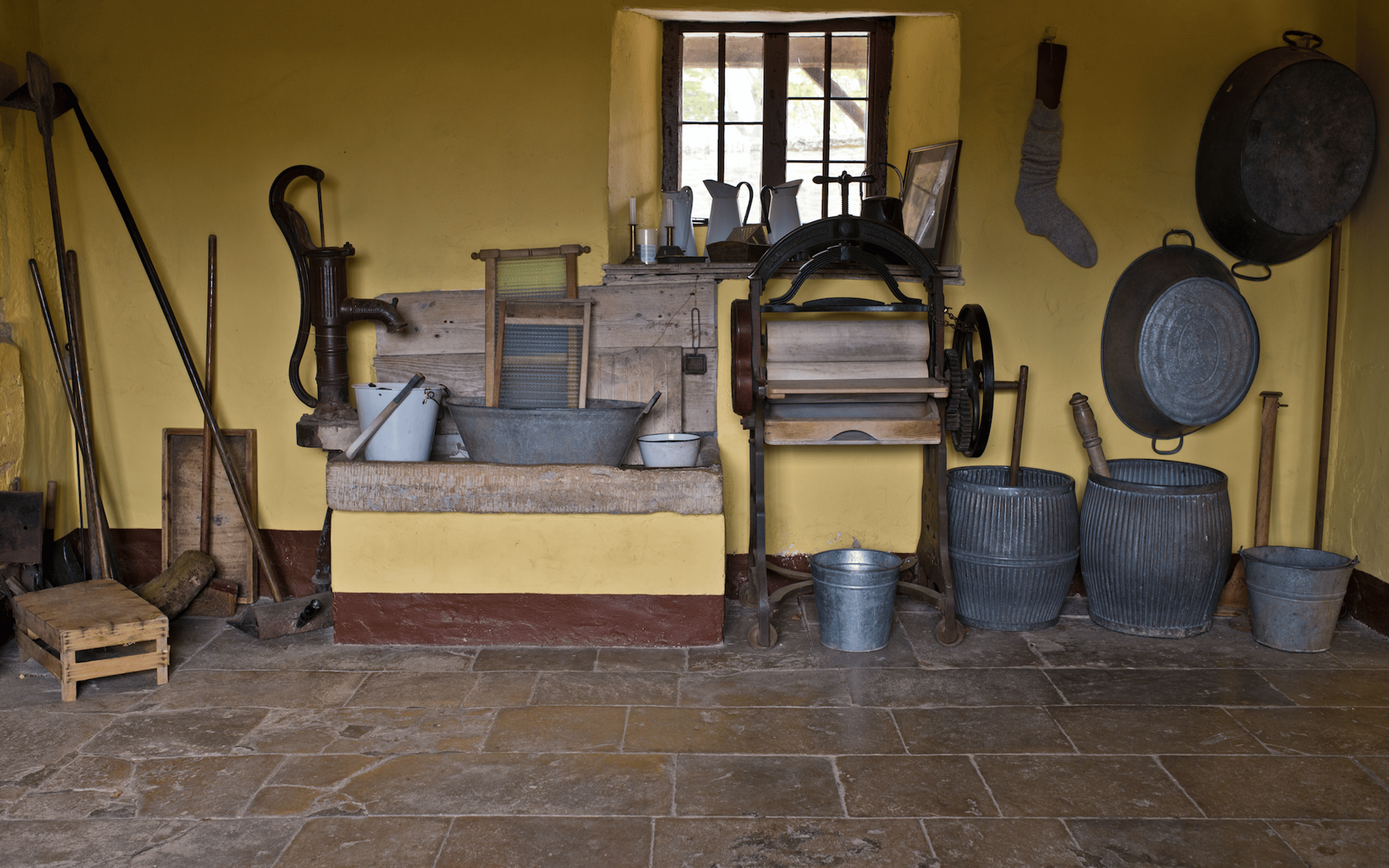 Highclere Castle day tour - the real Downton Abbey in Hampshire — image 1