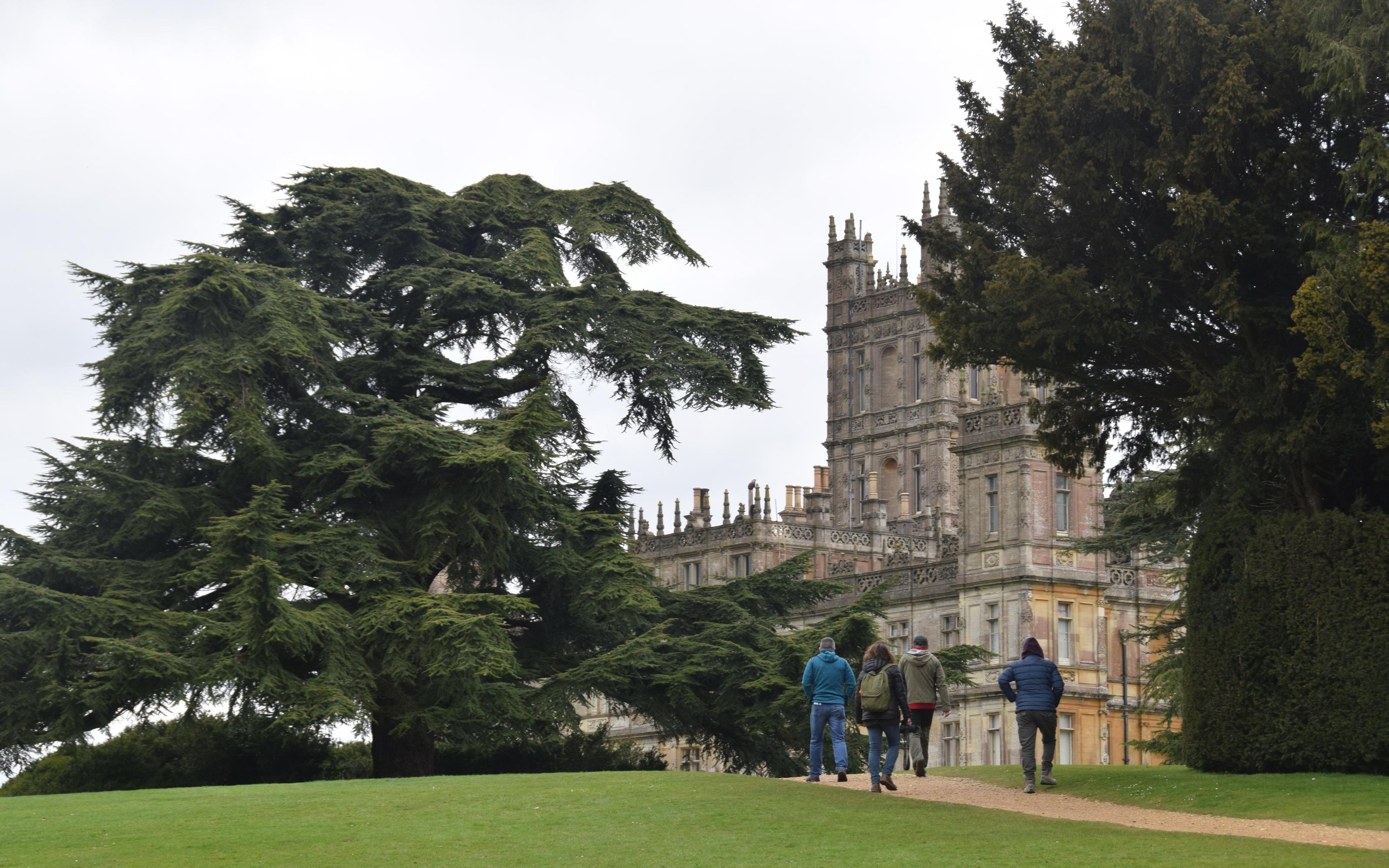 Downton Abbey tour from London - Bampton village filming locations — image 3