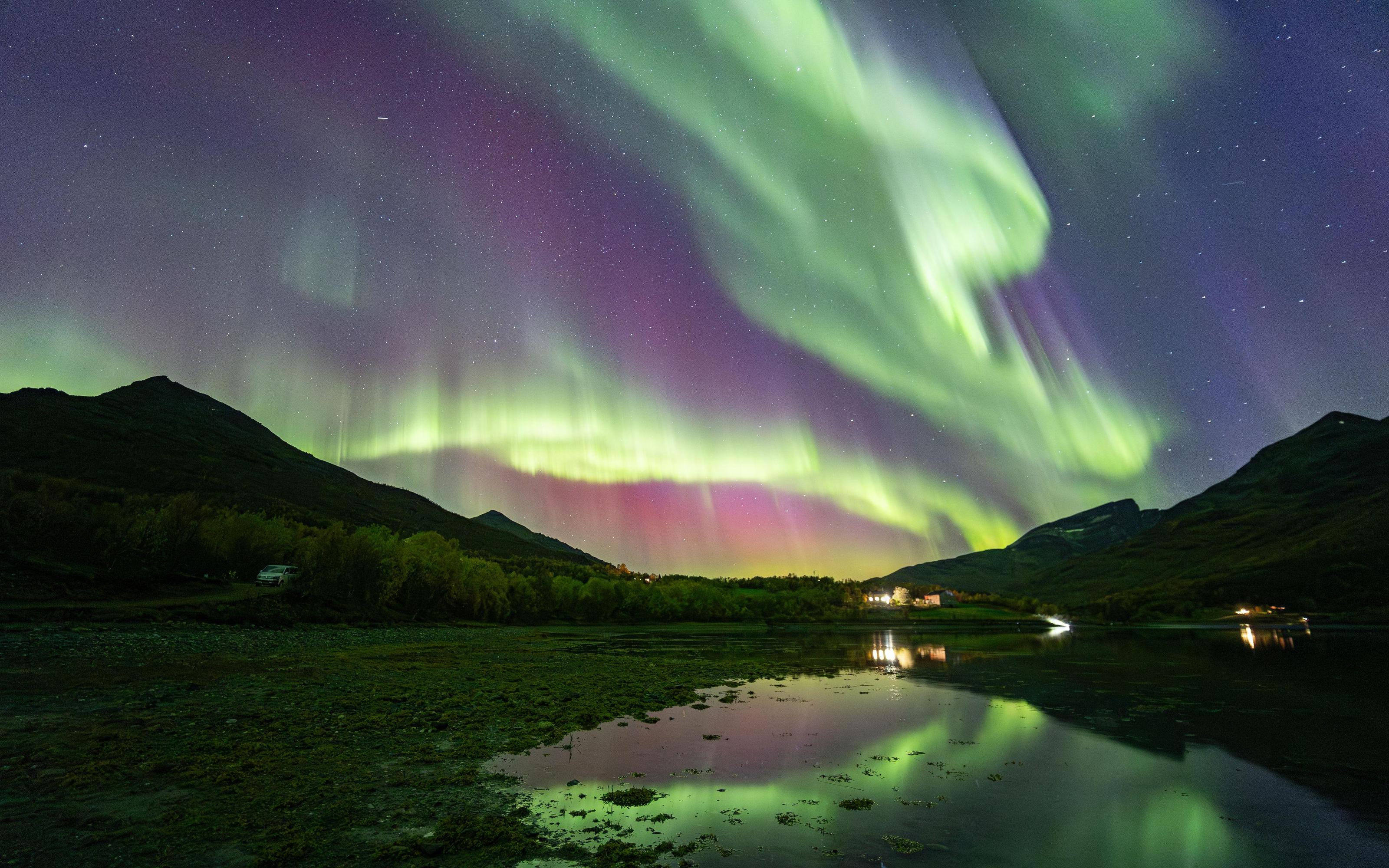 Tromsø: Northern Lights Hunt with Photos and Hot Food - 2026 (Verified Reviews)