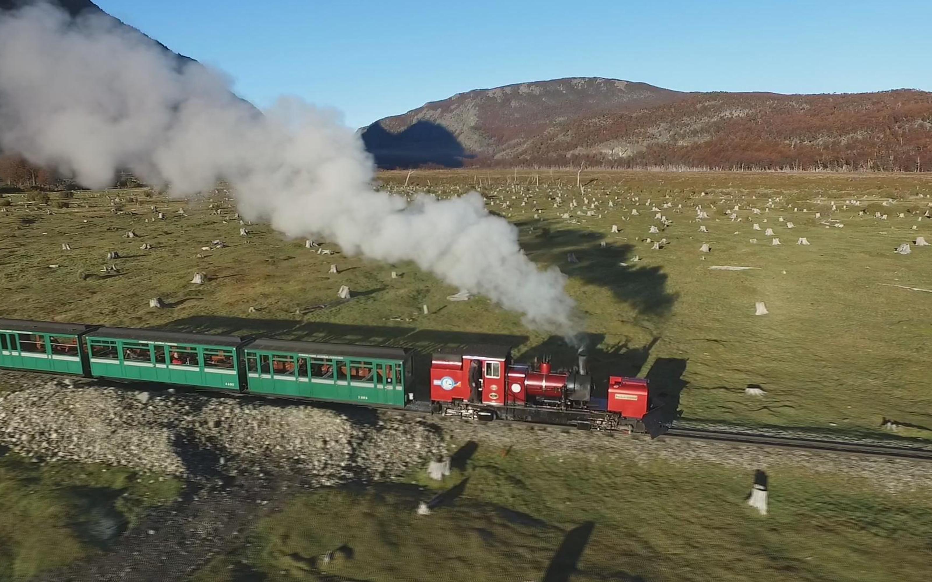 Train of the End of the World - steam railway in Tierra del Fuego — image 3