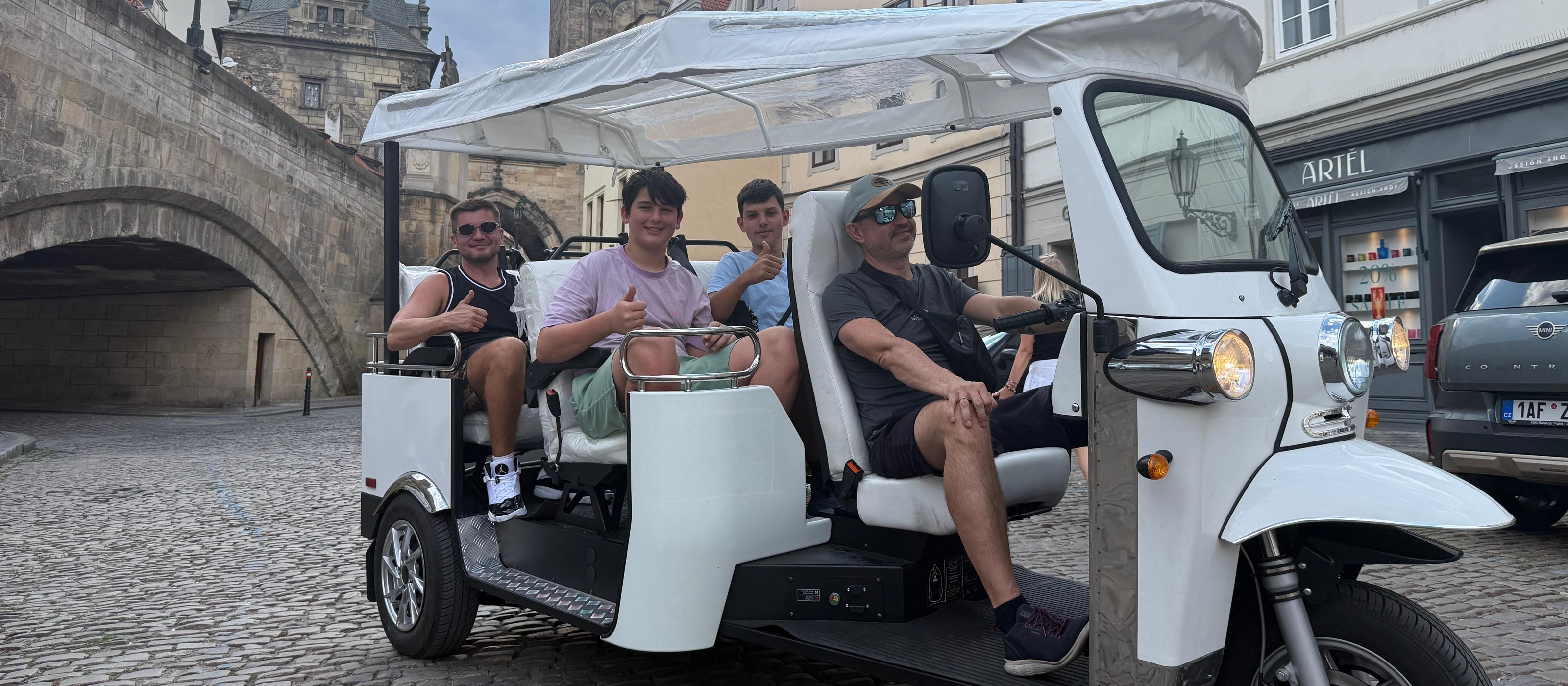 Prag: Städtetour mit elektrischem Tuk-Tuk und Guide45 Minuten -
