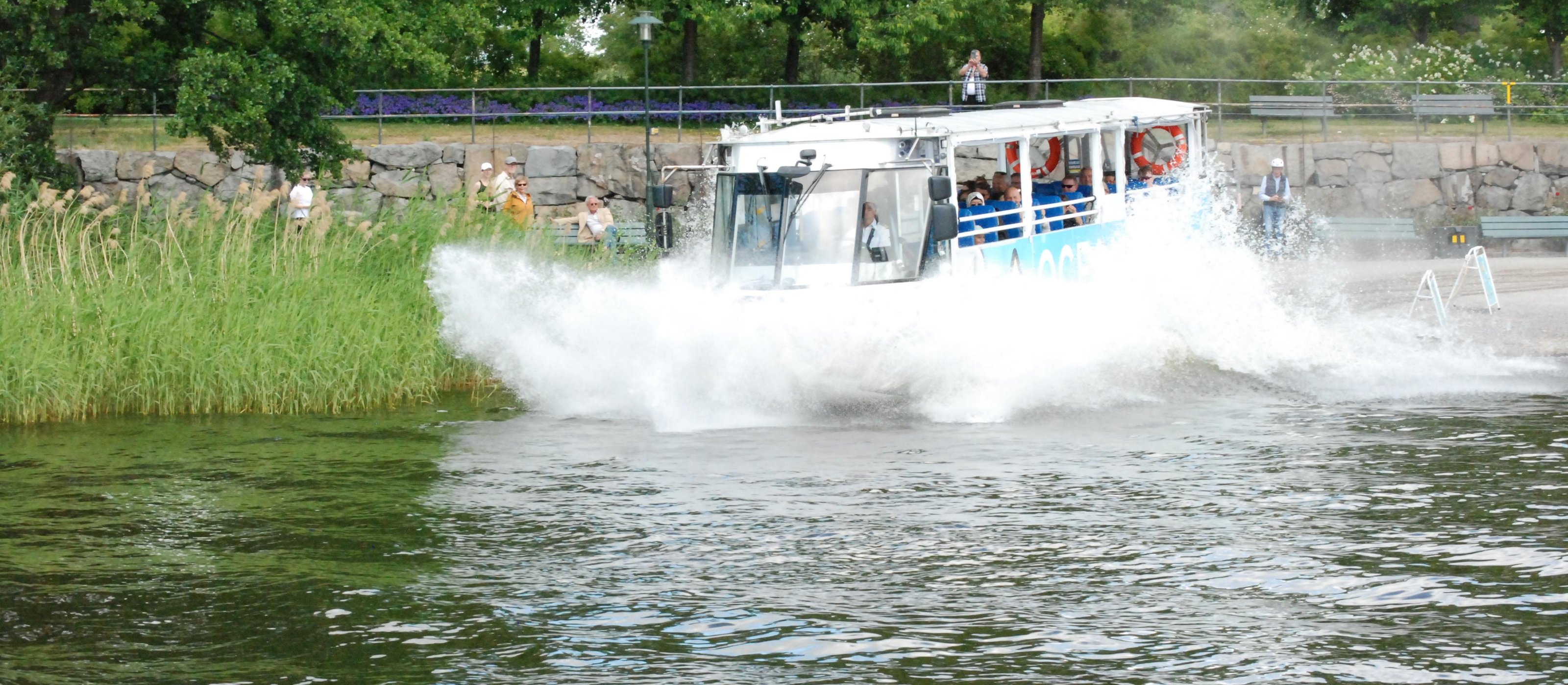 Stockholm: Land und Wasser Tour mit dem Amphibienbus