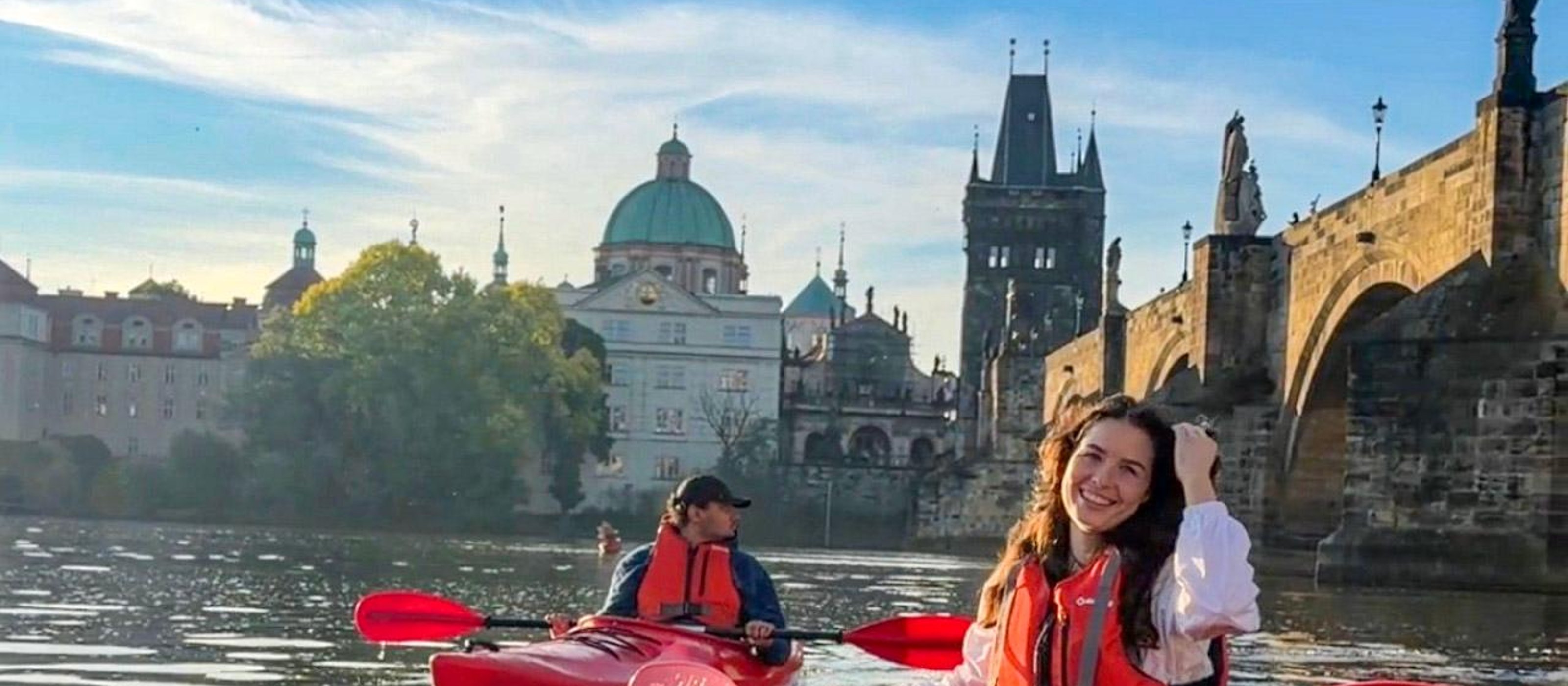 In Prag Karlsbrücke & Versteckte Kanäle Kajaktour 1h 30m