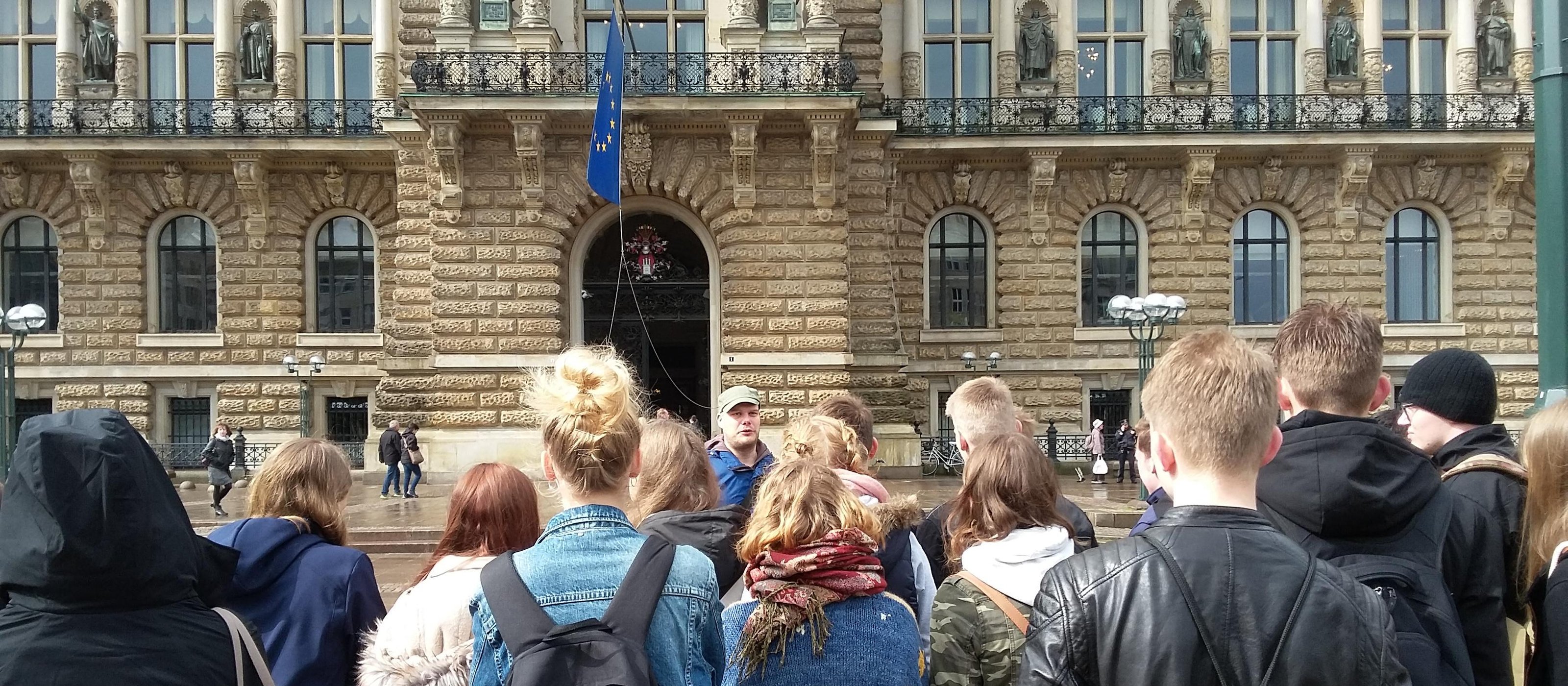 City tour for school classes from the Alster to the Elbe