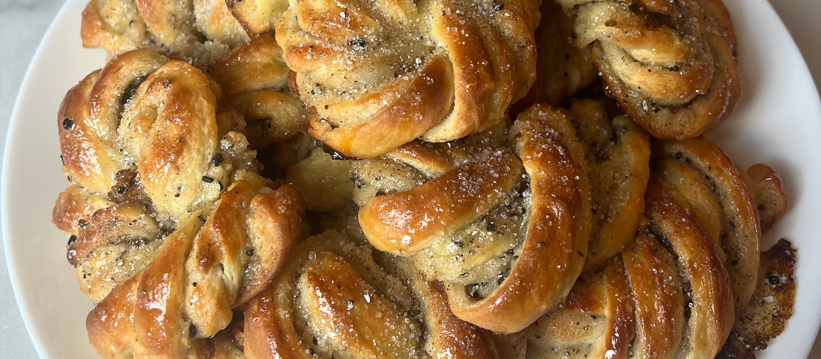 Backkurs für schwedische Kardamombrötchen