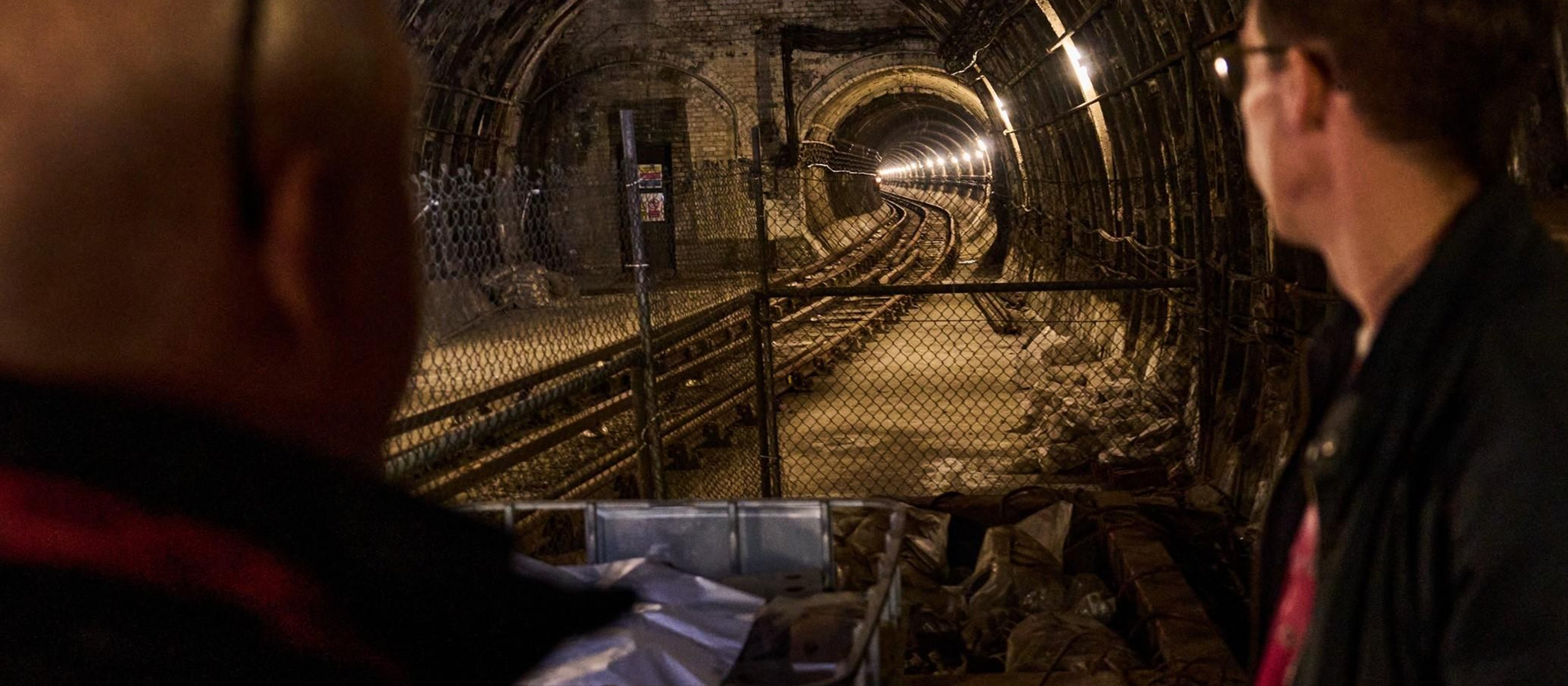 Versteckte U-Bahn-Tour zu Holborns geheimen Bahnsteigen