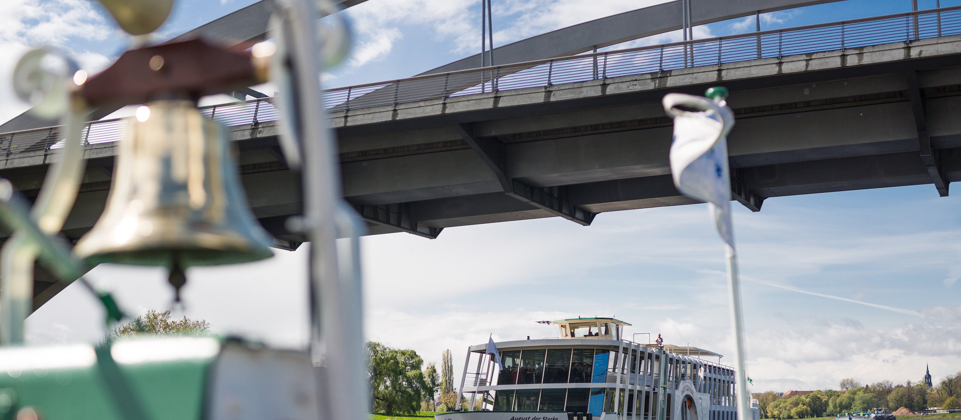 Fluss-Sightseeing-Bootsfahrt