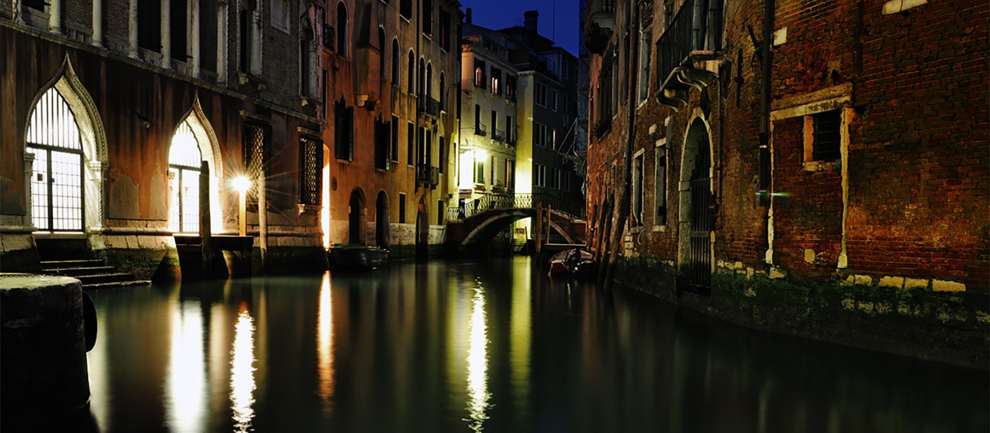 In VenedigGeistertour zum Rialto und Markusplatz1h 30m