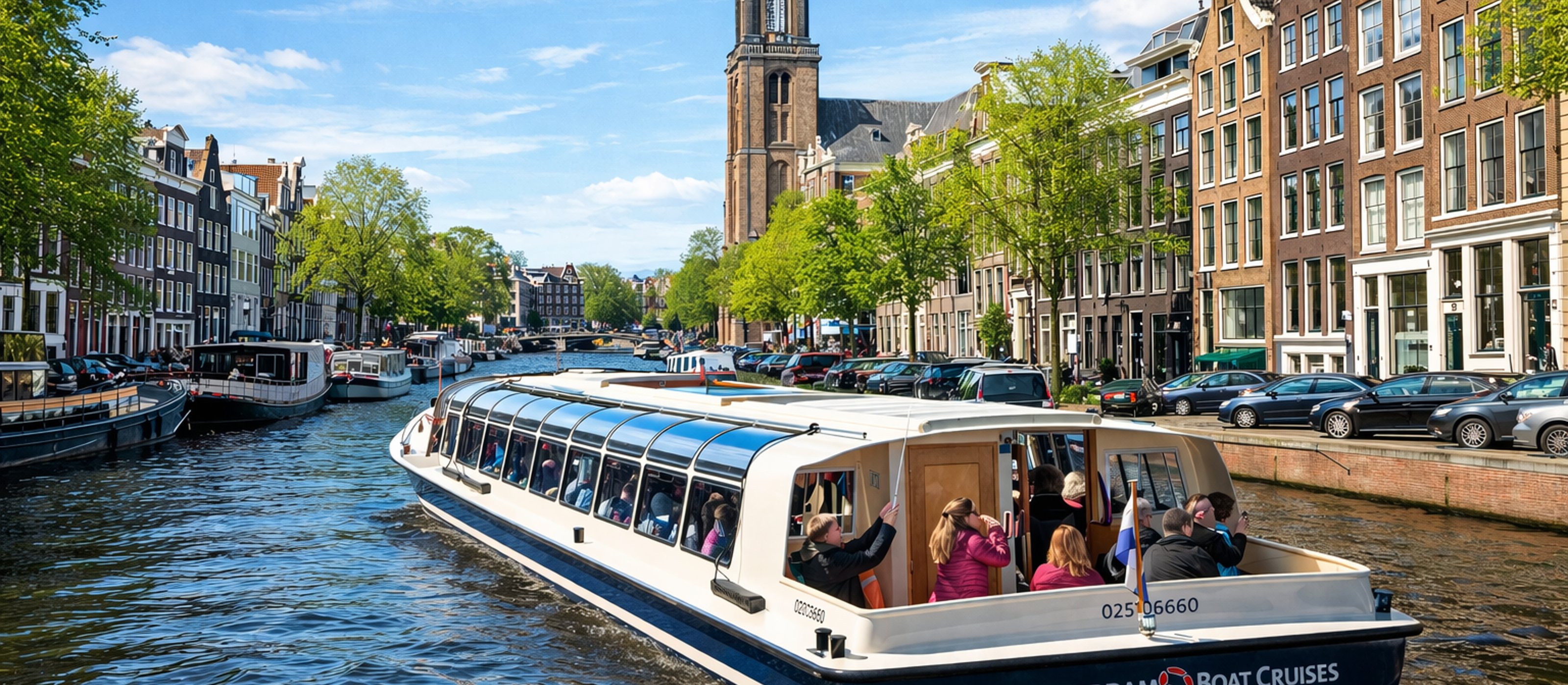 Amsterdam: Luxuriöse Grachtenfahrt & lokale Geschichten live – 75 Minuten