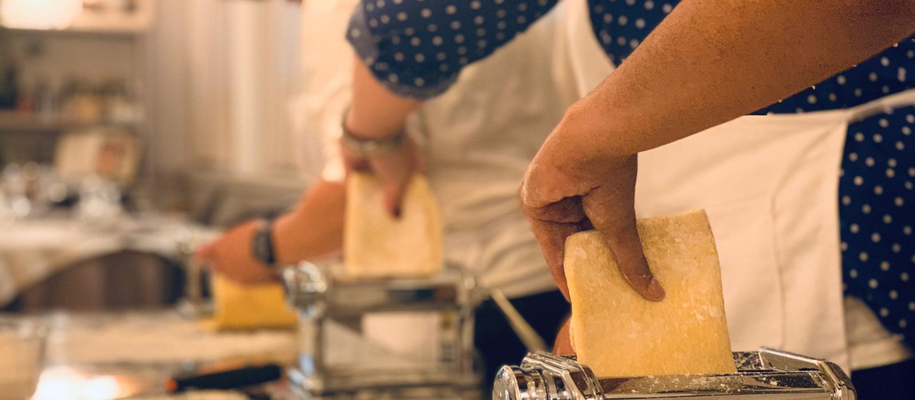Florenz: Pasta & Tiramisu Kochkurs mit unbegrenzter Weinauswahl