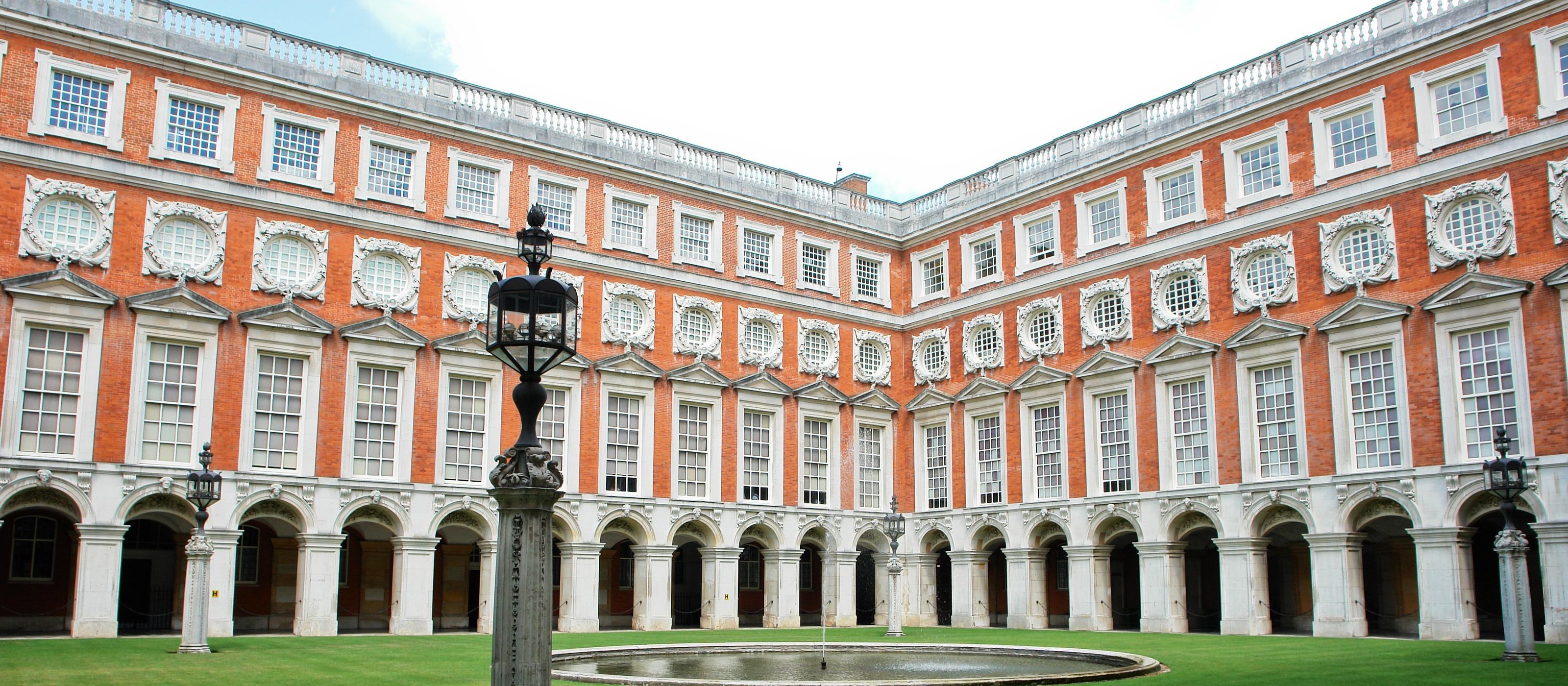 Hampton Court Palace: Eintritt + Hin- und Rücktransfer von London